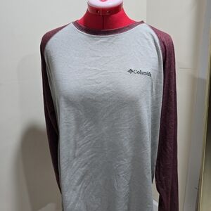 Columbia Men's Gray and Maroon Raglan Shirt